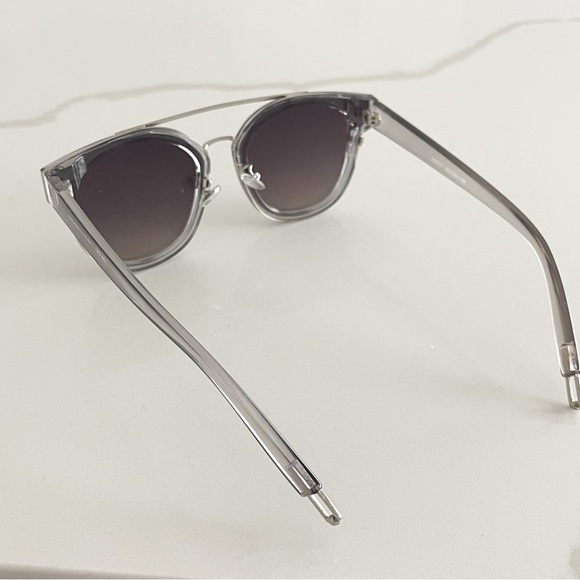 Silver Mirrored Sunglasses - Picture 7 of 9